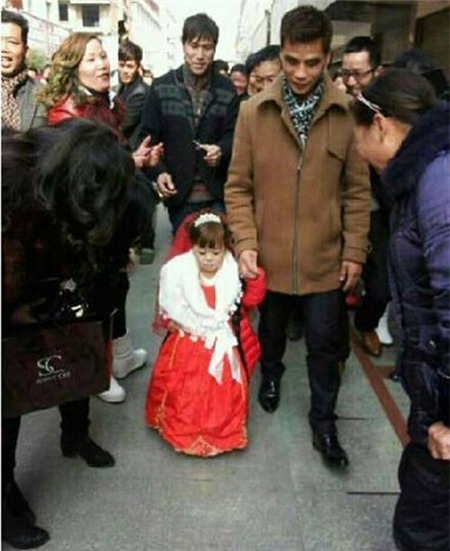 Chồng cao gấp đôi vợ, Phi thường - kỳ quặc, chuyen la, chuyen la the gioi, chuyen la trung quoc, cap doi dua lech, chong cao gap doi vo, tin tuc