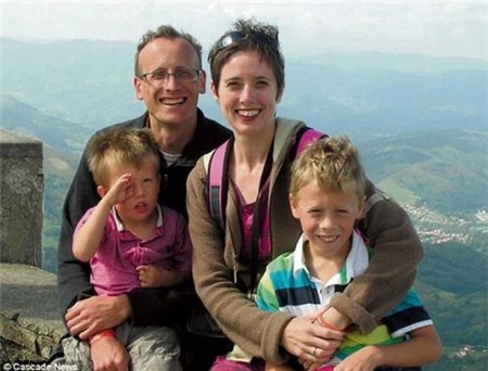 Gặp cậu bé không thể... mỉm cười, Phi thường - kỳ quặc, chuyen la, chuyen la the gioi, chuyen la co be, chuyen la cau be, cau be khong the mim cuoi, tin tuc