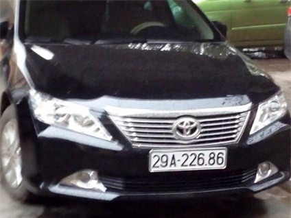 Chiếc xe Camry sang trọng nhưng lắp biển số giả của Đội phó CSGT huyện Đồng Hỷ, Thái Nguyên.