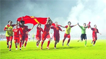   Thành công của bóng đá nữ Việt Nam: Giấc mơ tà áo dài Việt Nam giữa ngày hội World Cup