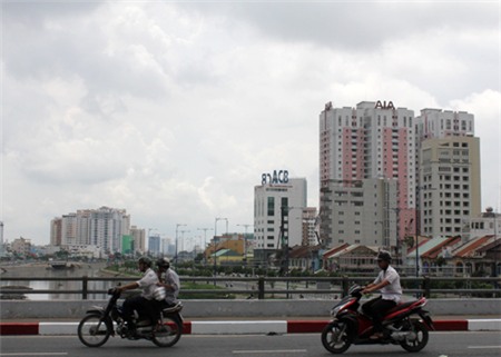 Thị trường bất động sản bị các chuyên gia dự báo vẫn còn nhiều khó khăn trong năm 2013. Ảnh: Vũ Lê