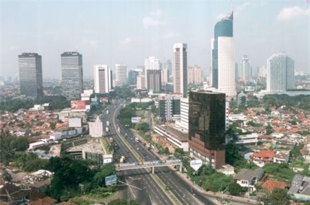 Mẹ dìm chết con trai vì