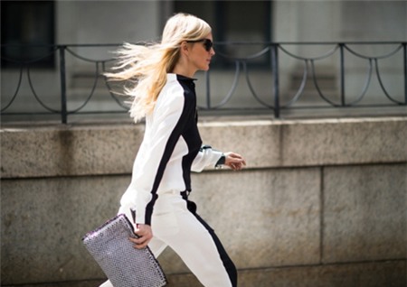 Mặc đen - trắng