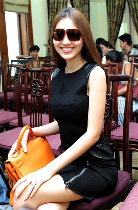 Lần xuất hiện gần đây nhất của Huỳnh Thanh Tuyền trước báo giới là hồi tháng 9/2010, khi cô đi xem các thí sinh siêu mẫu thi năng khiếu tại Vũng Tàu.