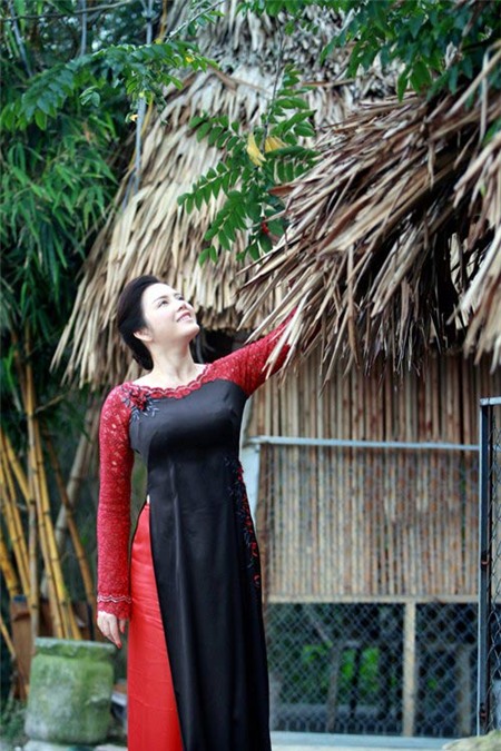 Lý Nhã Kỳ duyên dáng ở Đền Trần - 13