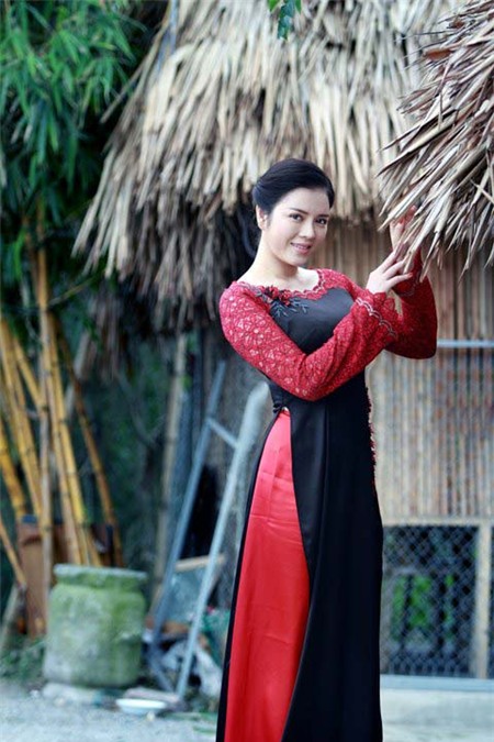 Lý Nhã Kỳ duyên dáng ở Đền Trần - 4