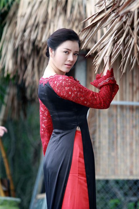 Lý Nhã Kỳ duyên dáng ở Đền Trần - 6