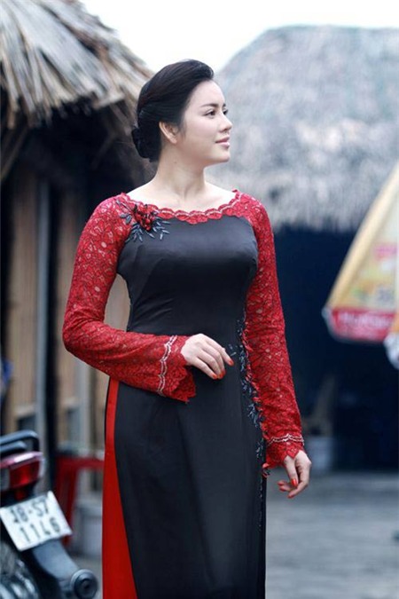 Lý Nhã Kỳ duyên dáng ở Đền Trần - 7