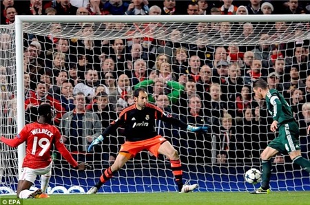 M.U, Real, Old Trafford, Sir Alex, Ronaldo, Rooney, Van Persie