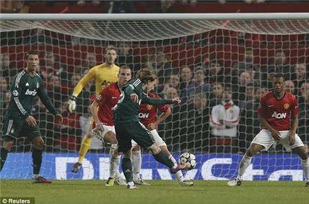 M.U, Real, Old Trafford, Sir Alex, Ronaldo, Rooney, Van Persie