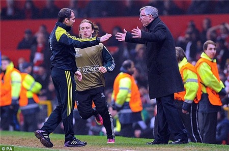 Sir Alex, M.U, Real, Mourinho, trọng tài