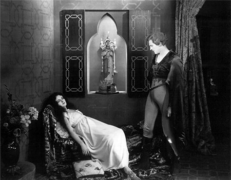 Những gã Don Juan hớp hồn của màn ảnh, Phim, Don juan, so khanh, dao hoa,John Barrymore, Errol Leslie Thomson Flynn, Adventures of Don Juan, Johnny Depp, Jacques Weber, dien vien, ngoi sao, bao ngoi sao