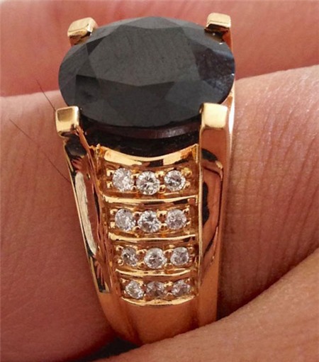 Cận cảnh nhẫn ngàn đô của Vũ Hoàng Việt - 2