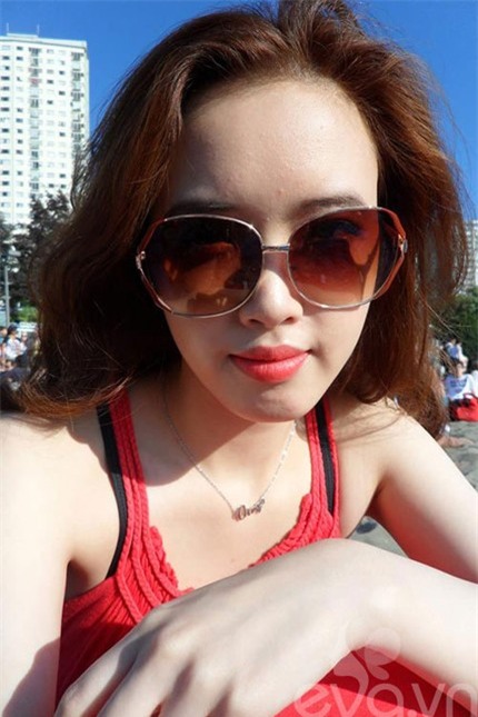 Cận cảnh nhan sắc xinh đẹp của em gái Mai Phương Thúy 8