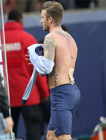 Beckham khoe hình xăm tươi mát  Báo Người lao động