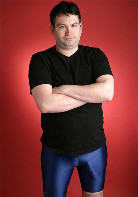 10 kỷ lục lạ lùng nhất thế giới, Phi thường - kỳ quặc, ky luc the gioi, ky luc, ky la, chuyen la, co that, tin tuc, vong 1 khung nhat, nhieu hinh xam nhat, long tai dai nhat, luoi dai nhat