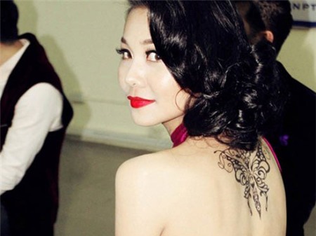 Mỹ nhân Việt gợi cảm với mốt xăm lưng, Thời trang, hinh xam, thoi trang, thời trang, sao viet xam, sao xam hinh, phong cach sao, xam o lung,