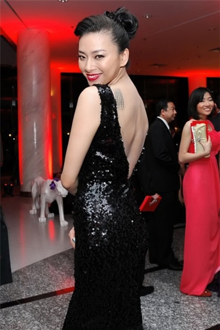 Mỹ nhân Việt gợi cảm với mốt xăm lưng, Thời trang, hinh xam, thoi trang, thời trang, sao viet xam, sao xam hinh, phong cach sao, xam o lung,