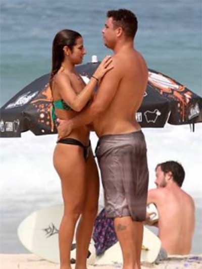 Ronaldo và bạn gái