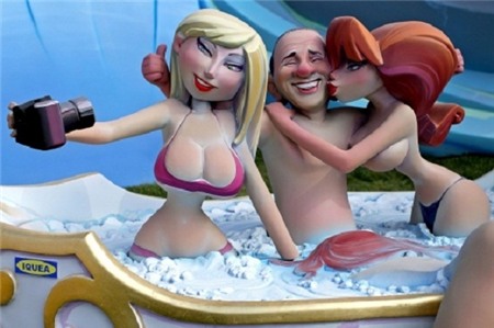 Sex, chân dài, bóng hồng, rực lửa