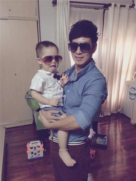 Ngắm bà xã và con trai đáng yêu của Lý Hải - 2