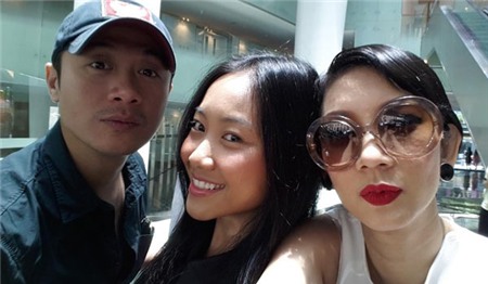 Siêu mẫu Xuân Lan khoe ảnh chụp "tự sướng" thân thiết với MC Anh Tuấn và ca sĩ Đoan Trang.