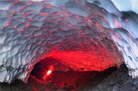 Đến thăm hang động lung linh ký bí ở Nga - 12