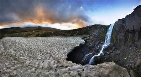 Đến thăm hang động lung linh ký bí ở Nga - 5