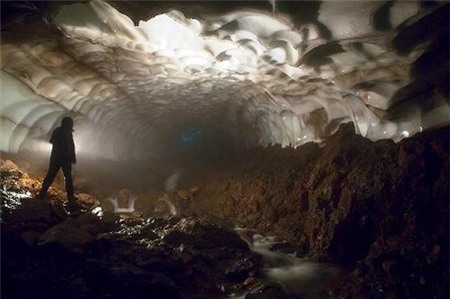 Đến thăm hang động lung linh ký bí ở Nga - 6