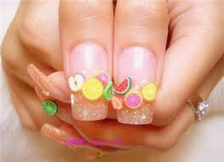 Hiểm họa từ những chiêu làm nail “độc” của chị em 6