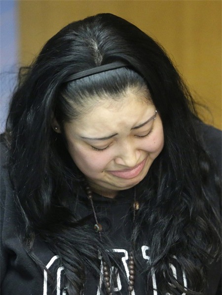 Con gái đau buồn sau cái chết của