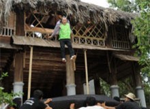 Những cái “nhất” của Hoài Linh, Phim, Hoai linh, hai, dien vien hai, Hello Co Ba, Nha Co Nam Nang Tien, Hoai linh xi ke, Hoai Linh gia gai, Tha an may hon an cuop, ong gia nam bo, ngoi sao, bao ngoi sao, sao viet, hau truong phim, phim