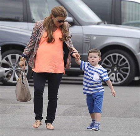 Bé Kai càng lớn càng dễ thương và bụ bẫm.