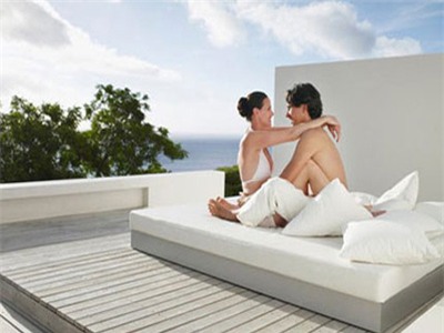 Rời xa giường ngủ để... “thổi lửa phòng the”