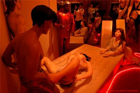 Đỏ mặt với những bảo tàng tình dục