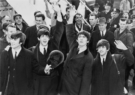 Cuồng nhiệt trước sự xuất hiện của ban nhạc The Beatles