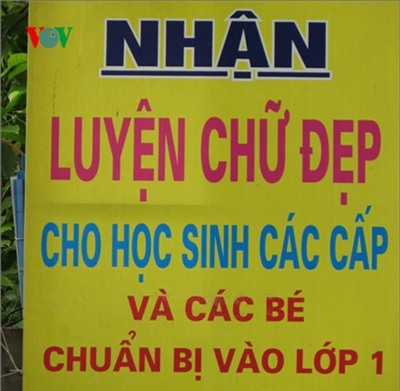 Bát nháo ‘lò’ luyện chữ chạy đua vào lớp 1