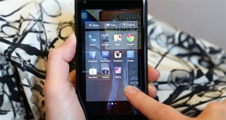 HTC First, Facebook Home