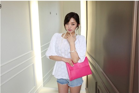 Những cách phối đồ hè trẻ trung, gọn gàng cùng áo peplum tôn dáng 8