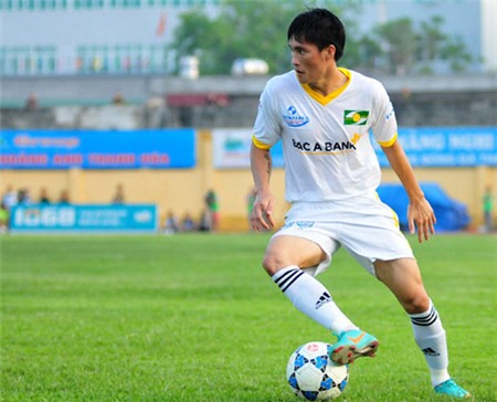 Bỏ lỡ các trận đấu cùng SLNA, Công Vinh để Antonio vượt xa trong danh sách các cầu thủ ghi nhiều bàn nhất V-League.