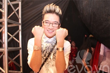 Mr Đàm khoe một lúc hai đồng hồ tiền tỷ - 2