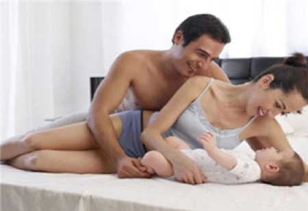 Hài hước chuyện vợ chồng trẻ bị