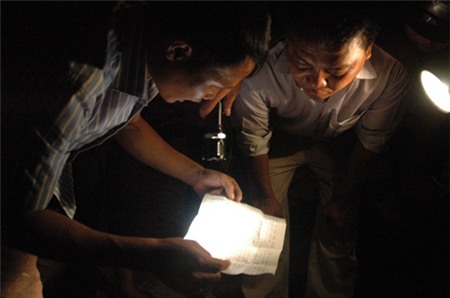 Bị ép học, một nữ sinh nhảy cầu tự tử, Tin tức Việt Nam, Tin tức trong ngày, nu sinh tu tu vi bi ep hoc, nu sinh tu tu, nu sinh tu van, tu tu vi bi ep hoc, eo con hoc, hoc sinh cham ngoan, cham hoc, hoc sinh tu tu, thu tuyet menh cua nu sinh, thu tuyet menh, bao, tin nhanh, tin hot, tin tuc, vn