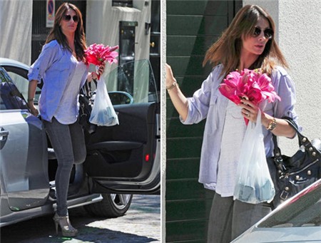 Mới mang thai ở giai đoạn đầu nên Nagore vẫn chưa lộ bụng và vẫn đi giày cao gót.