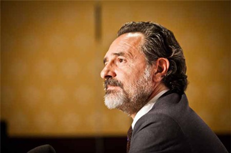 Cesare Prandelli, HLV tuyển Italy, trông già hơn nhiều khi để râu.