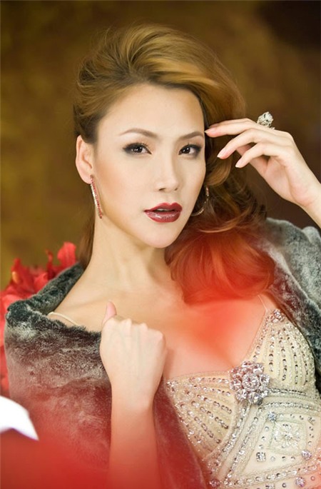 Sao Việt dũng cảm thừa nhận đẹp nhân tạo hơn xấu tự nhiên