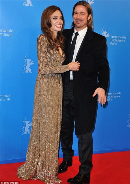 Angelina Jolie và Brad Pitt sẽ kết hôn sớm hơn dự định 3