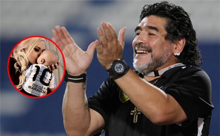 Maradona lần đầu về thăm con trai kể từ khi cậu bé chào đời. Ảnh: SG.