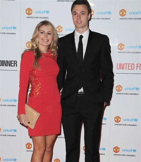 M.U, Jonny Evans, lên xe hoa, Premier League