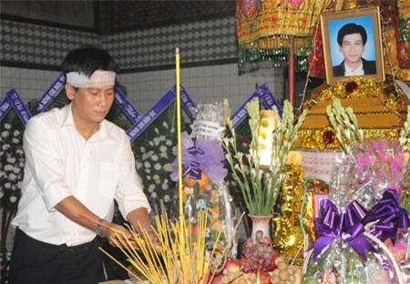 Nguyễn Huỳnh ra đi trong lặng lẽ, thê lương hồi tháng 5/2009.